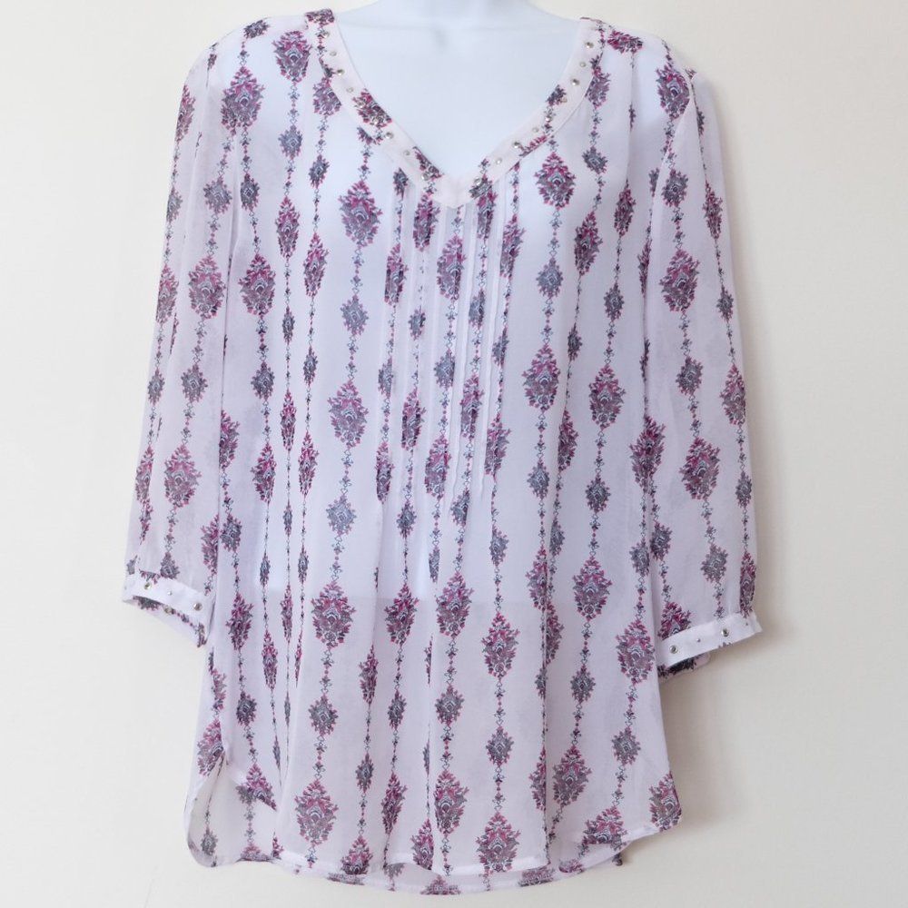 Reitmans White and Pink Patterned Blouse
